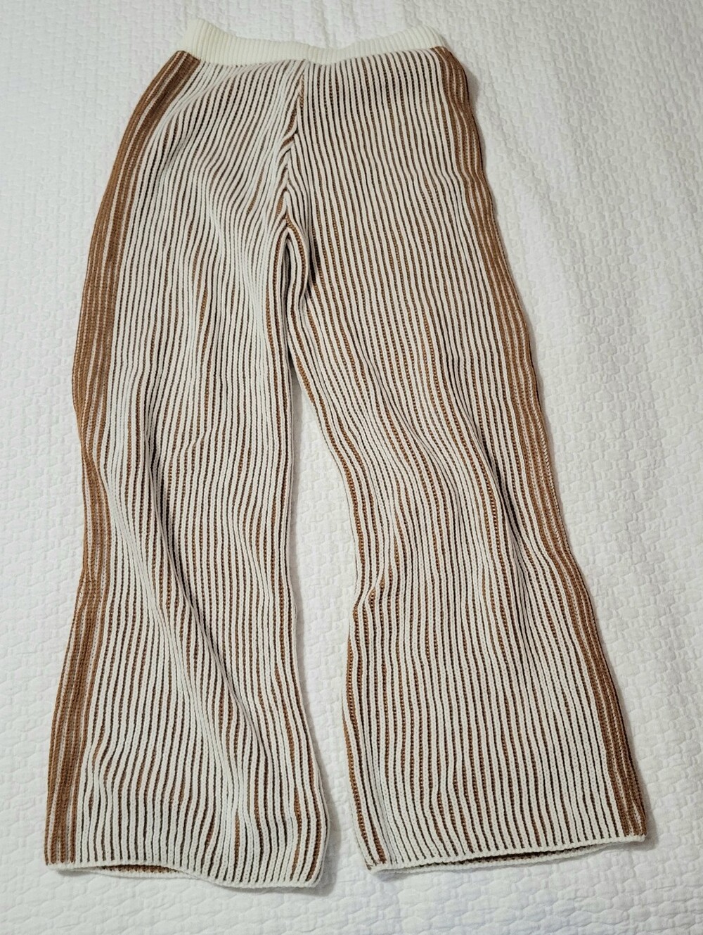 BIBI NWT Wideleg Pants. Size Medium